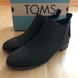 NWT Toms Reese Black Smooth Waxy Leather Zip Ankle Booties Shoes Women’s Size 8